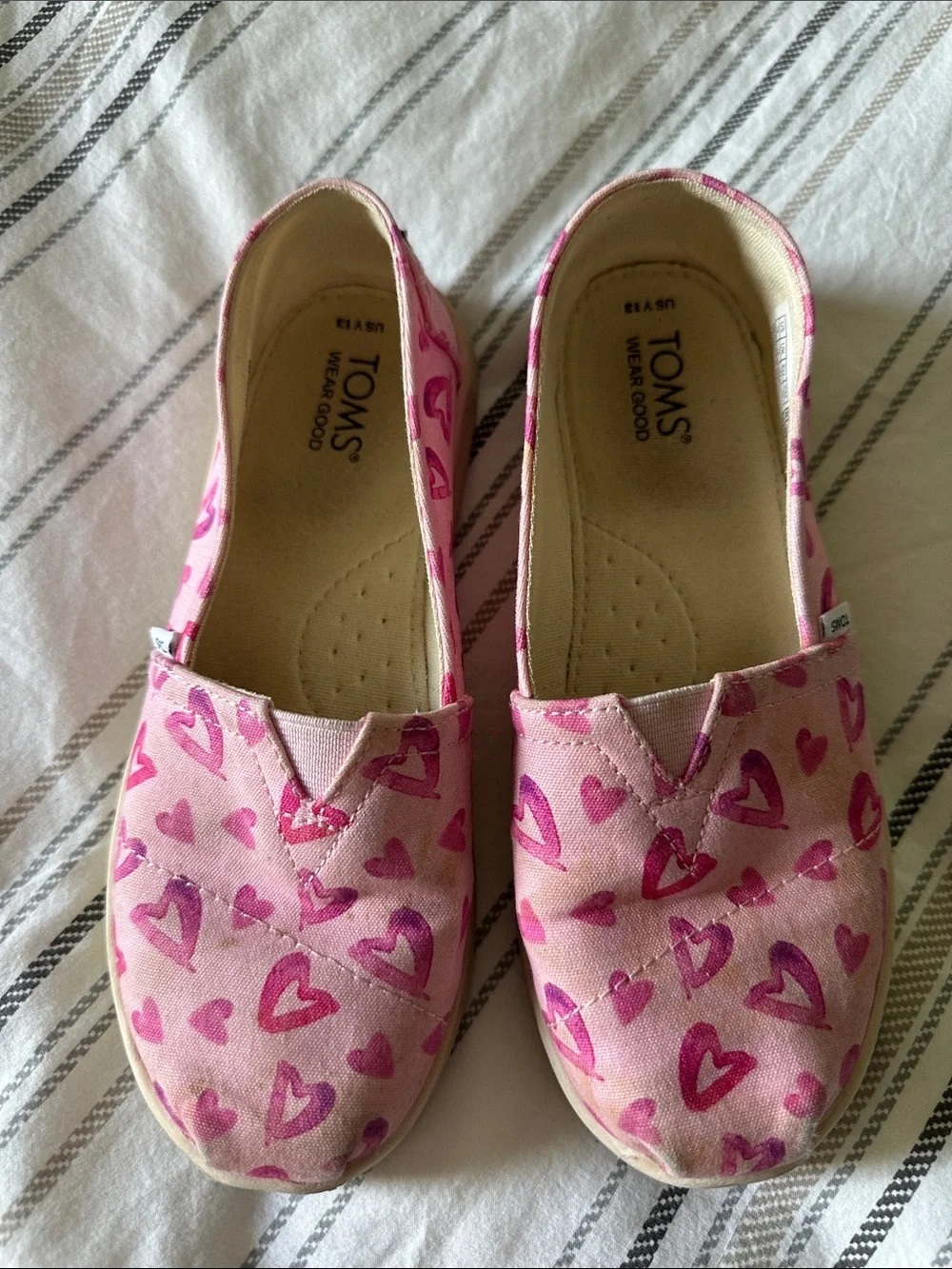 Toms Pink Heart Print Kids Slip-Ons